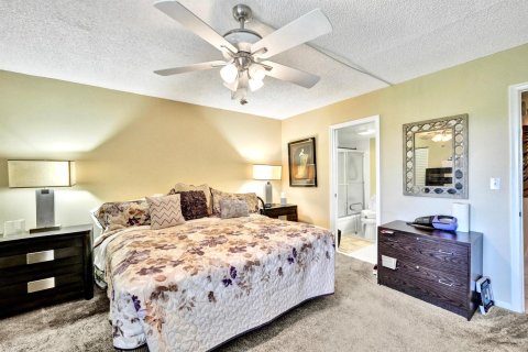 Condo in Coconut Creek, Florida, 2 bedrooms  № 1170992 - photo 9