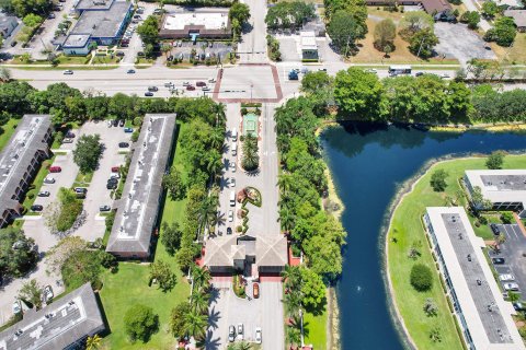 Condo in Coconut Creek, Florida, 2 bedrooms  № 1170992 - photo 22