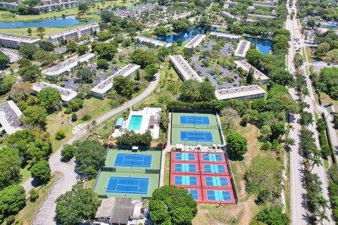 Condo in Coconut Creek, Florida, 2 bedrooms  № 1170992 - photo 13