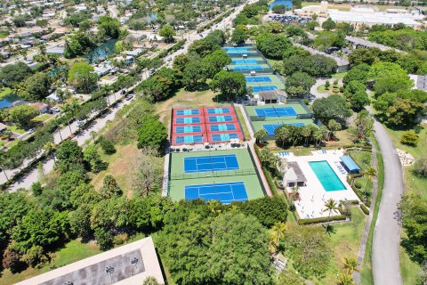 Condo in Coconut Creek, Florida, 2 bedrooms  № 1170992 - photo 17