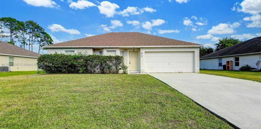 House in Port St. Lucie, Florida 3 bedrooms, 128.67 sq.m. № 1381863