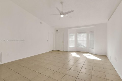 Villa ou maison à vendre à Port St. Lucie, Floride: 3 chambres, 128.67 m2 № 1381863 - photo 6