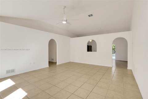 Villa ou maison à vendre à Port St. Lucie, Floride: 3 chambres, 128.67 m2 № 1381863 - photo 4