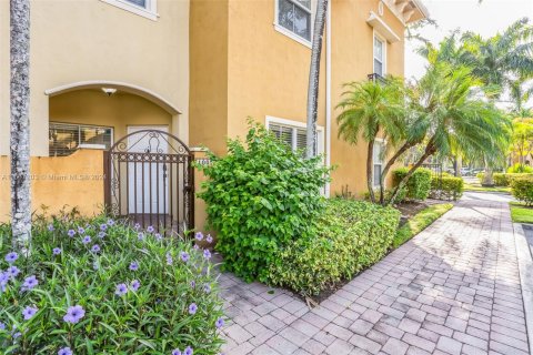 Condo in Tamarac, Florida, 3 bedrooms  № 1381862 - photo 3