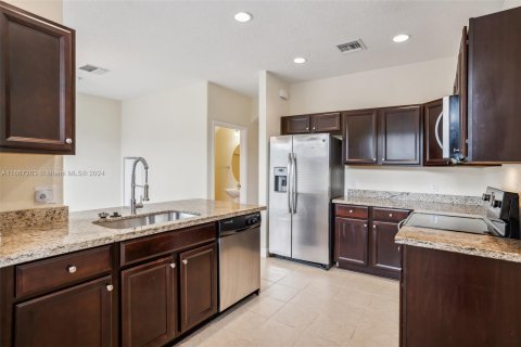 Condo in Tamarac, Florida, 3 bedrooms  № 1381862 - photo 5