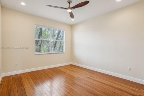 Condo in Tamarac, Florida, 3 bedrooms  № 1381862 - photo 15