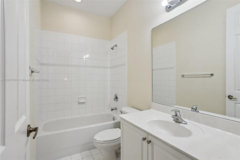 Condominio en venta en Tamarac, Florida, 3 dormitorios, 142.7 m2 № 1381862 - foto 18