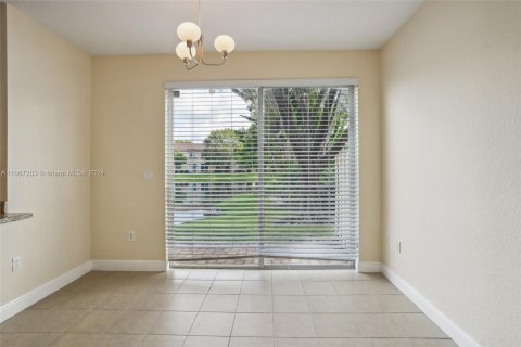 Copropriété à vendre à Tamarac, Floride: 3 chambres, 142.7 m2 № 1381862 - photo 11