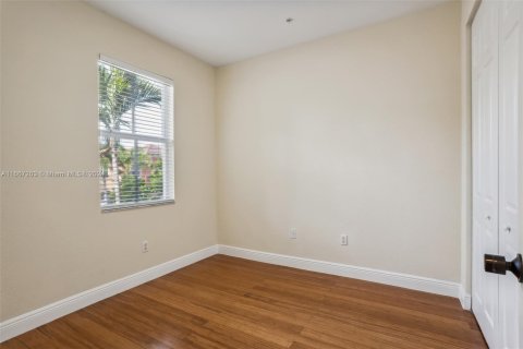 Condo in Tamarac, Florida, 3 bedrooms  № 1381862 - photo 14