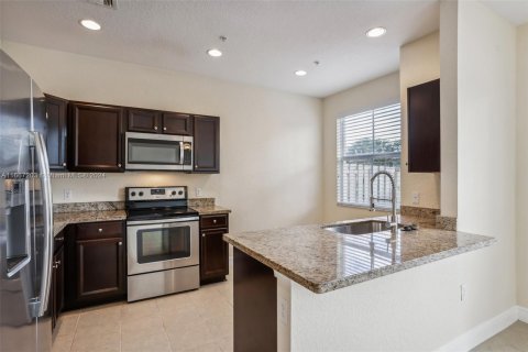 Copropriété à vendre à Tamarac, Floride: 3 chambres, 142.7 m2 № 1381862 - photo 4