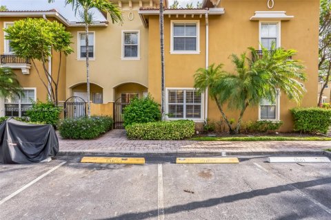 Condo in Tamarac, Florida, 3 bedrooms  № 1381862 - photo 2