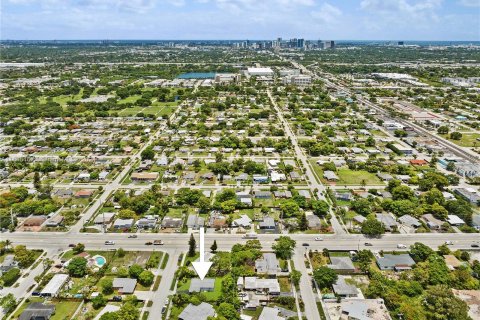 House in Lauderhill, Florida 3 bedrooms, 89.19 sq.m. № 1236872 - photo 3