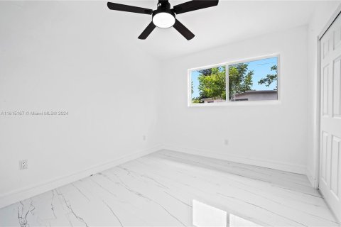 Casa en venta en Lauderhill, Florida, 3 dormitorios, 89.19 m2 № 1236872 - foto 19