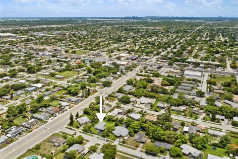 House in Lauderhill, Florida 3 bedrooms, 89.19 sq.m. № 1236872 - photo 23