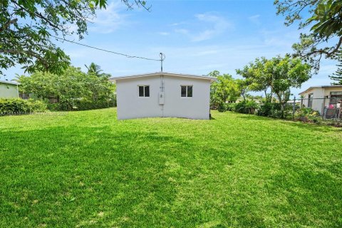 House in Lauderhill, Florida 3 bedrooms, 89.19 sq.m. № 1236872 - photo 29