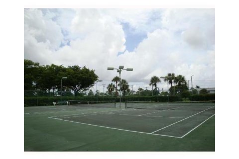 Condo in Delray Beach, Florida, 2 bedrooms  № 1080424 - photo 1