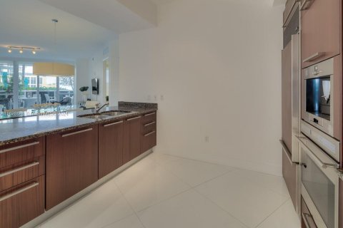 Condo in Sunny Isles Beach, Florida, 2 bedrooms  № 1292164 - photo 10