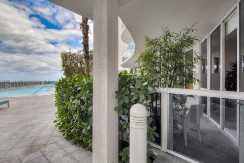 Condo in Sunny Isles Beach, Florida, 2 bedrooms  № 1292164 - photo 22