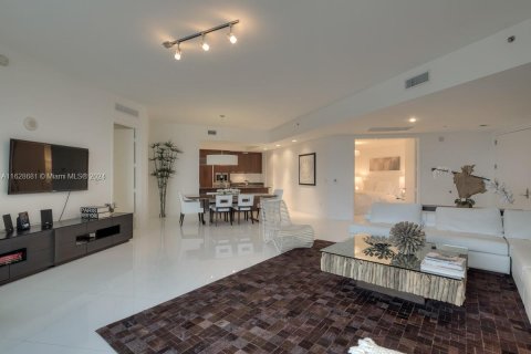 Condo in Sunny Isles Beach, Florida, 2 bedrooms  № 1292164 - photo 5