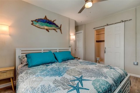 Propiedad comercial en venta en Madeira Beach, Florida, 5 dormitorios, 270.16 m2 № 1166572 - foto 10