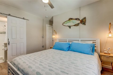 Propiedad comercial en venta en Madeira Beach, Florida, 5 dormitorios, 270.16 m2 № 1166572 - foto 13