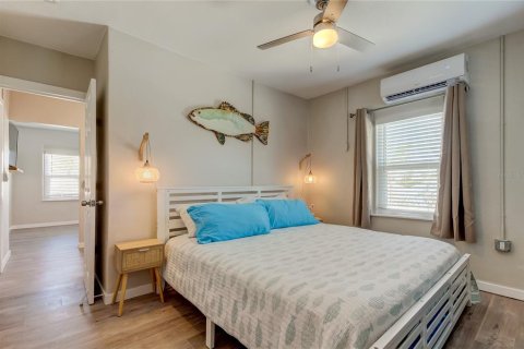 Propiedad comercial en venta en Madeira Beach, Florida, 5 dormitorios, 270.16 m2 № 1166572 - foto 23