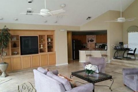 Condo in Orlando, Florida, 1 bedroom  № 1317564 - photo 21