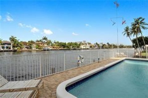 Condo in Fort Lauderdale, Florida, 2 bedrooms  № 1011543 - photo 2