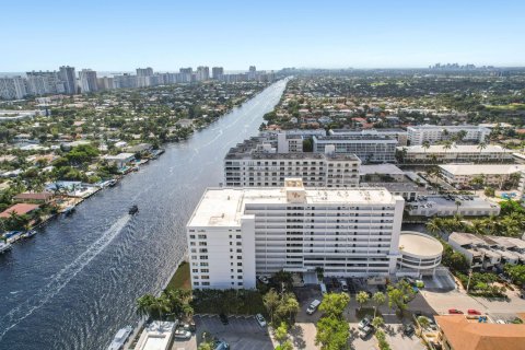 Condo in Fort Lauderdale, Florida, 2 bedrooms  № 1011543 - photo 22