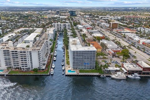 Condo in Fort Lauderdale, Florida, 2 bedrooms  № 1011543 - photo 11