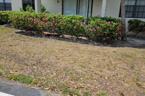 Condo in Tamarac, Florida, 2 bedrooms  № 1226815 - photo 3