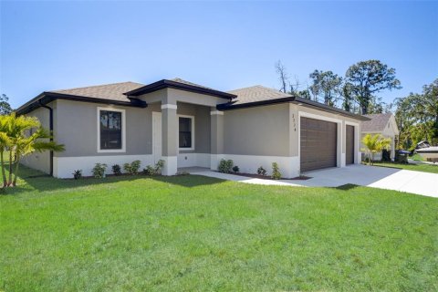House in North Port, Florida 3 bedrooms, 161.46 sq.m. № 1134220 - photo 2