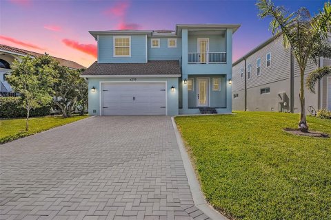Casa en venta en New Port Richey, Florida, 4 dormitorios, 239.22 m2 № 1134247 - foto 2