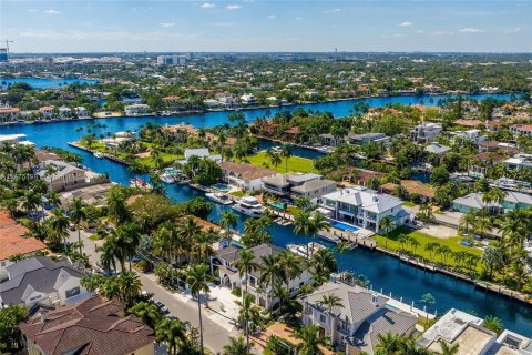 Villa ou maison à vendre à Fort Lauderdale, Floride: 5 chambres, 491.27 m2 № 812949 - photo 7