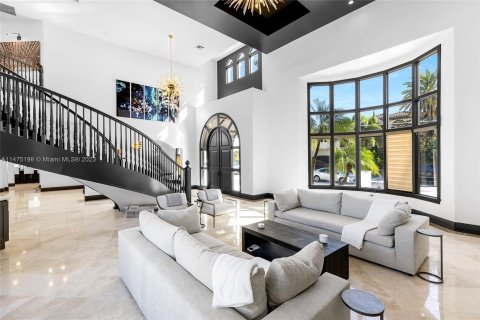 Casa en venta en Fort Lauderdale, Florida, 5 dormitorios, 491.27 m2 № 812949 - foto 13