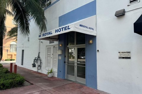 Commercial property in Miami Beach, Florida 409.79 sq.m. № 1375449 - photo 3