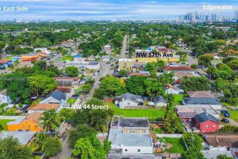 Terreno en venta en Miami, Florida № 1375450 - foto 10