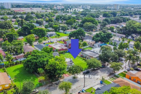 Terreno en venta en Miami, Florida № 1375450 - foto 4