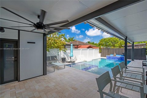 Casa en venta en Hialeah, Florida, 4 dormitorios, 151.15 m2 № 1375451 - foto 13