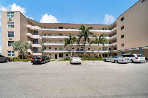 Condominio en venta en Pompano Beach, Florida, 1 dormitorio, 78.97 m2 № 1189704 - foto 25
