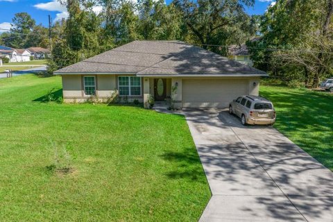 House in Ocala, Florida 3 bedrooms, 132.94 sq.m. № 1414361 - photo 1