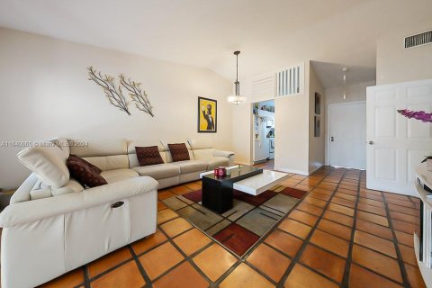 Casa en venta en Miami, Florida, 3 dormitorios, 102.29 m2 № 1315884 - foto 6