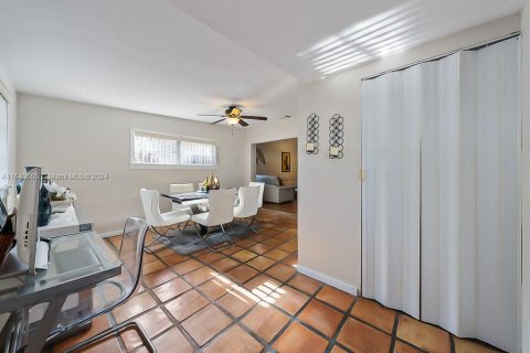 Casa en venta en Miami, Florida, 3 dormitorios, 102.29 m2 № 1315884 - foto 8