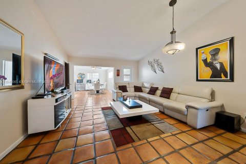 Casa en venta en Miami, Florida, 3 dormitorios, 102.29 m2 № 1315884 - foto 5