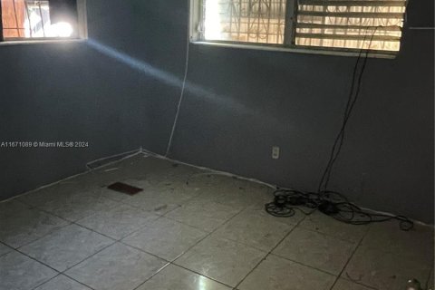 Propiedad comercial en venta en Miami, Florida, 148.74 m2 № 1391523 - foto 15