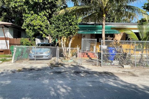 Propiedad comercial en venta en Miami, Florida, 148.74 m2 № 1391523 - foto 21