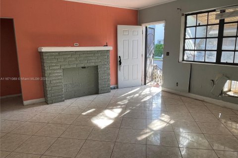 Immobilier commercial à vendre à Miami, Floride: 148.74 m2 № 1391523 - photo 2