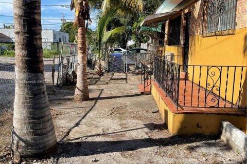 Commercial property in Miami, Florida 148.74 sq.m. № 1391523 - photo 20