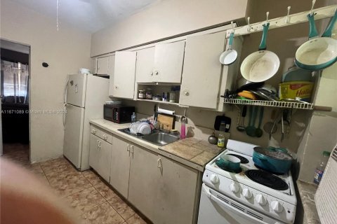 Immobilier commercial à vendre à Miami, Floride: 148.74 m2 № 1391523 - photo 4