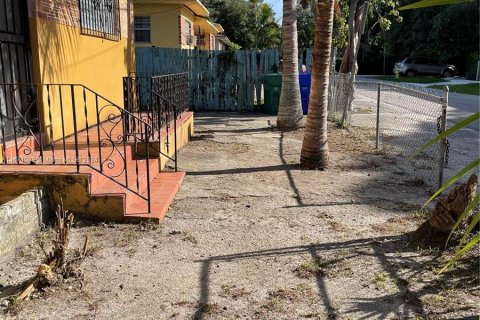 Propiedad comercial en venta en Miami, Florida, 148.74 m2 № 1391523 - foto 19